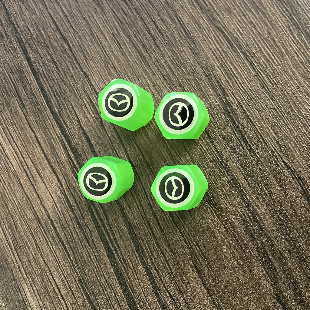 Súprava 4 Fosforeskujúcich Krytov Kolies s Logom