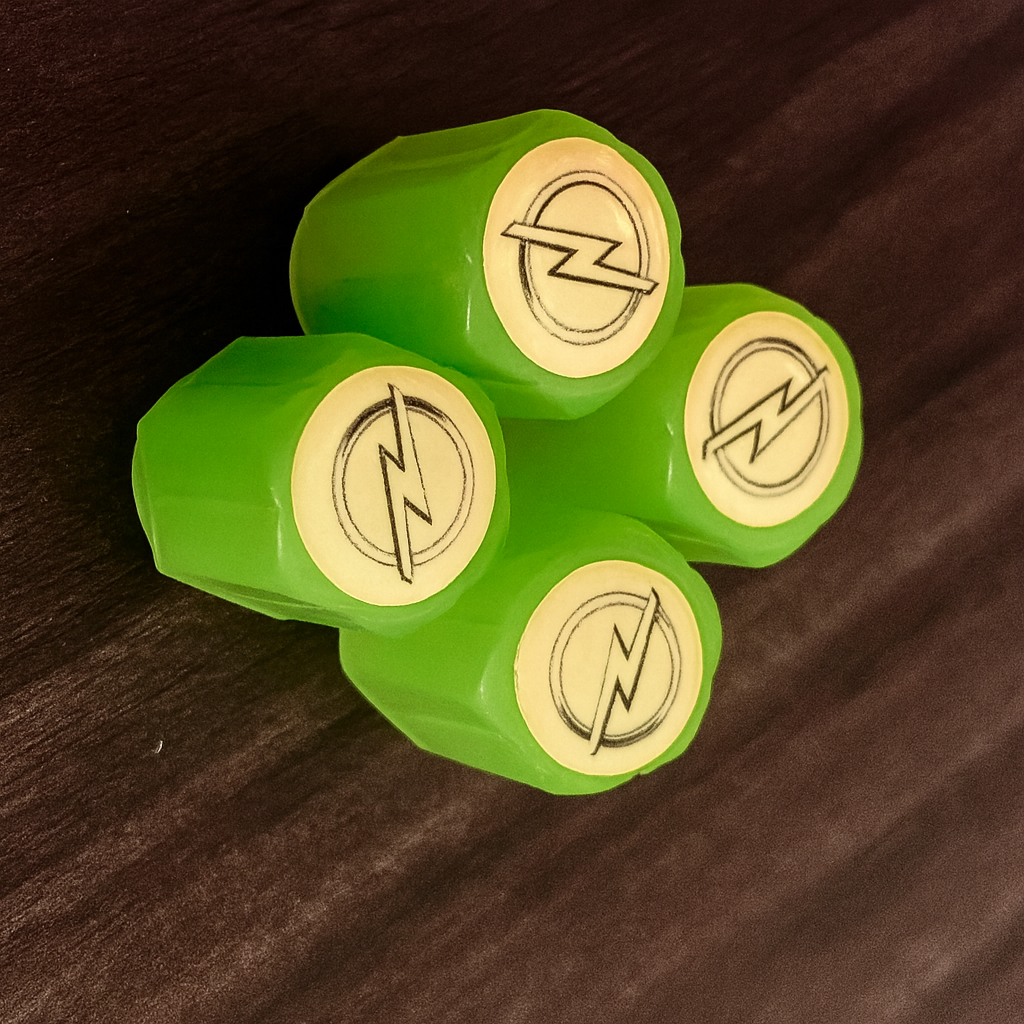 Súprava 4 Fosforeskujúcich Krytov Kolies s Logom